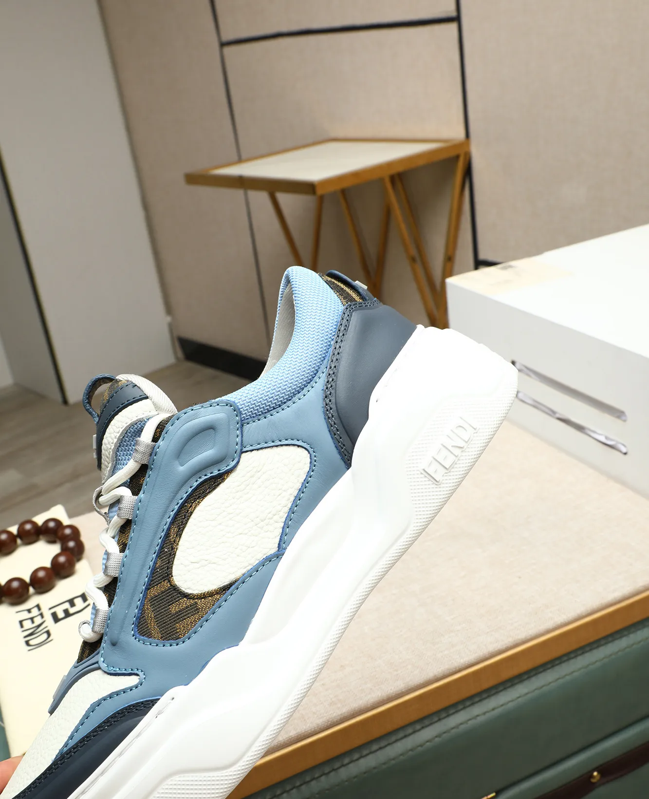 Men's shoes 💰760 [FENDI] Fendi - High-end quality original casual sports shoes - Upper: Nappa calfskin, pebbled calfskin, tongue and heel; injection molded brand logo plastic module - Lining: brand canvas - Outsole: ultra-light TPR foam·rubber; molded outsole -Super high quality control·Fine workmanship: highlighted (high-end·luxury·grade) -Size :39-44 (38, 45, can be customized)